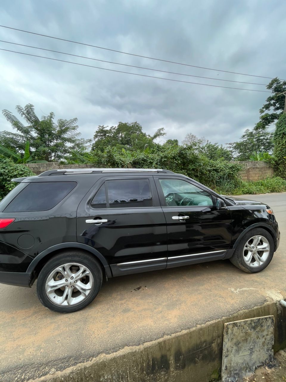 Ford Explorer - Image 3